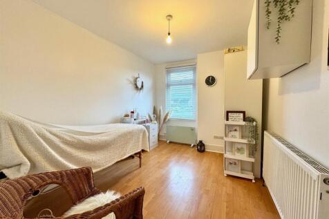 Bedroom 3.jpg