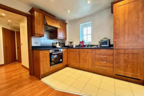 Kitchen 1.jpg