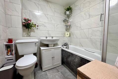 Bathroom.jpg