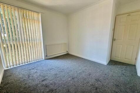 Bedroom 1.jpeg