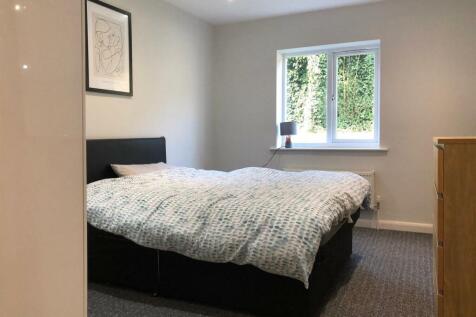Bedroom 1.jpg