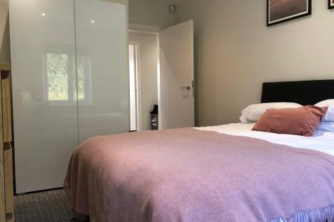 Bedroom 2.2.jpg