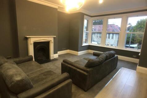 Lounge pic 2.jpg