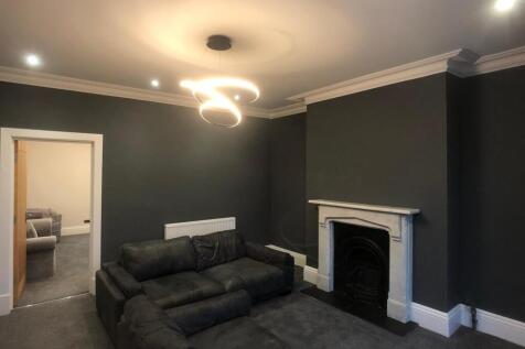 Lounge pic 3.jpg