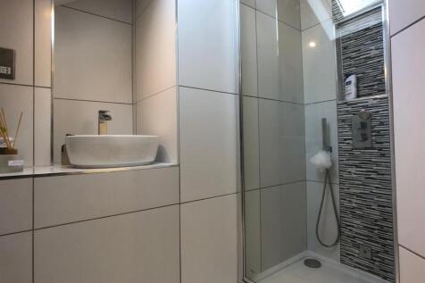 Bathroom 2.2.jpg