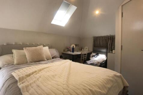 Bedroom 2.2.jpg
