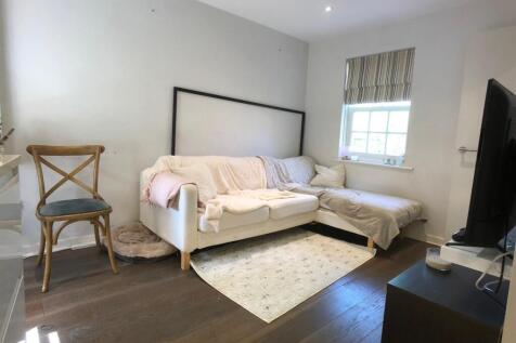 Lounge 1.3.jpg