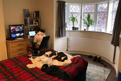 Bedroom 4.jpg