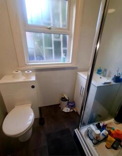 Bathroom 1.jpg