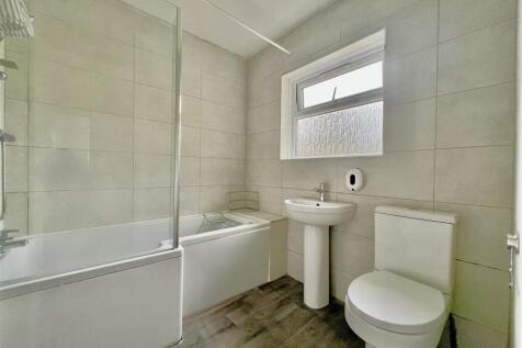 Family Bathroom/ WC