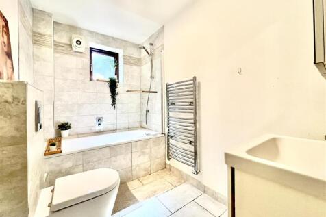Family Bathroom/ WC