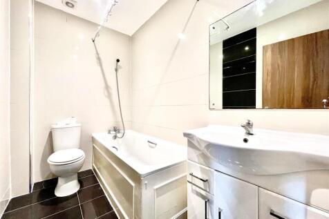 Family Bathroom/ WC