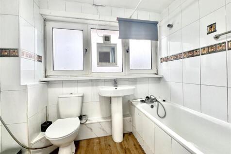 Family Bathroom/ WC