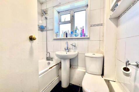 Family Bathroom/ WC