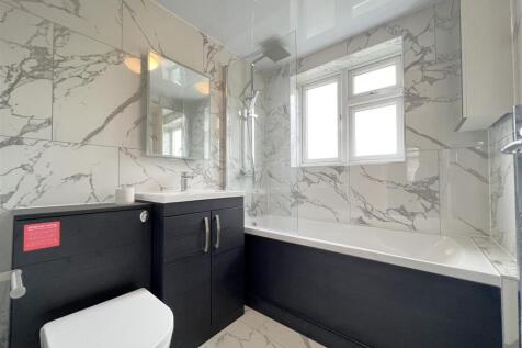 Family Bathroom/ WC