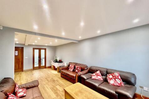 Through Lounge