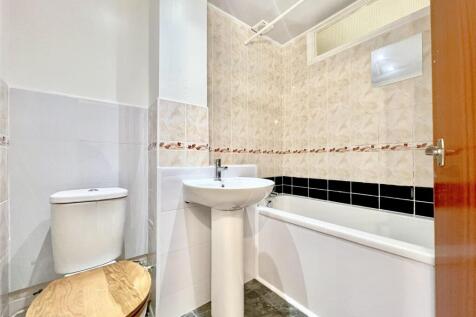 Family Bathroom/ WC