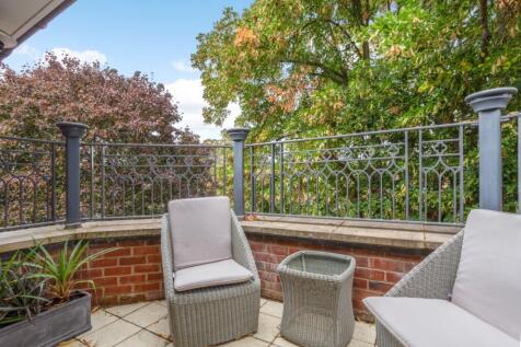 28 Windsor Court ...