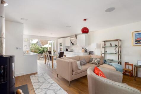4 Cromwell Garden...