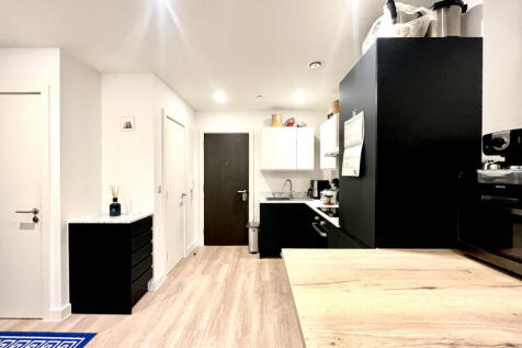 Open Plan Lounge/Kitchen