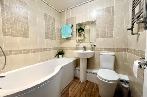 Family Bathroom Suite