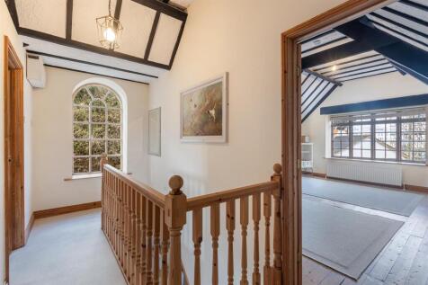A21 - Paignton, The coach house - 250227.jpg