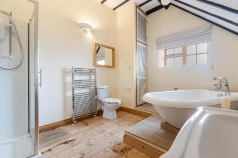 A22 - Paignton, The coach house - 250227.jpg