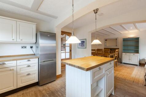 A08 - Paignton, The coach house - 250227.jpg