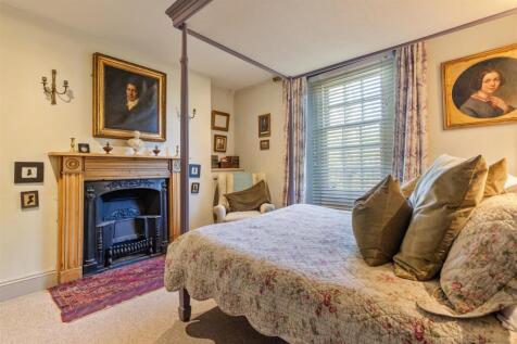 A31 - 52 Milton Street Brixham - 250411.jpg