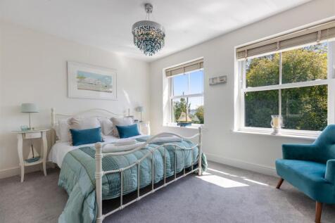 A22 - The Hamptons, Torquay - 250429.jpg
