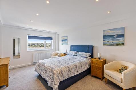 A21 - B5 Shirley Towers Vane Hill Road - 250714.jp