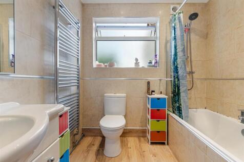 A16 - Mead Way Lower Penns Road - 250723.jpg