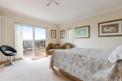 A22 - Ridgwood, Rock End Avenue - 250901.jpg