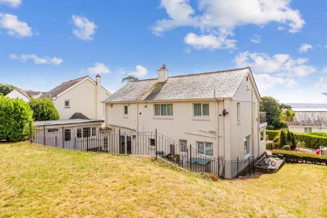 A04 - Ridgwood, Rock End Avenue - 250901.jpg