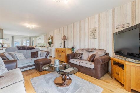 A16 - 83 Wheatlands Road, Paignton - 251001.jpg