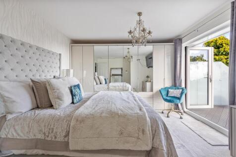 A16 - 32, Higher Lincombe Road Torquay - 251009.jp