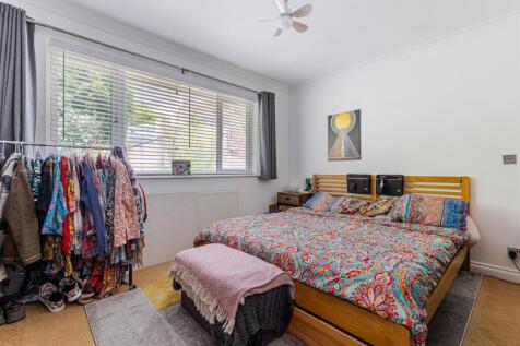 A15 - Mead Way Lower Penns Road - 250723.jpg