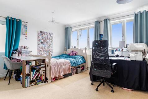 A17 - Mead Way Lower Penns Road - 250723.jpg