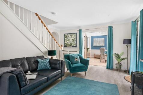Mallock Cottage lounge.jpg