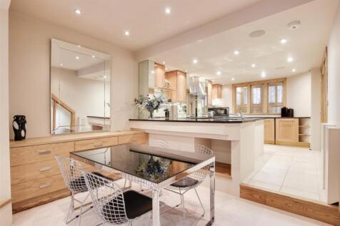 32 DINNING TABLE