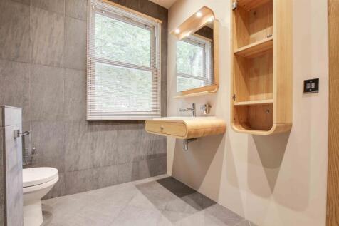 32 MASTER BED SINK