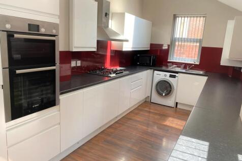 69335_7796_IMAGES_MAIN_693353