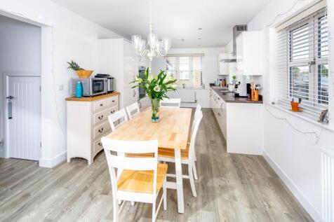 Kitchen-Family-Diner