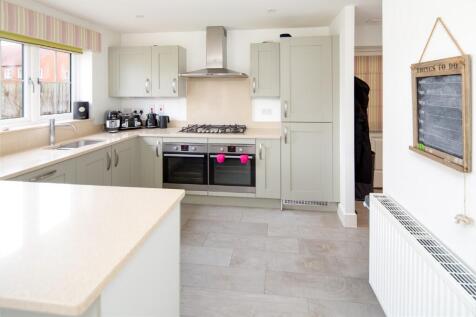 Kitchen/Family/Dine