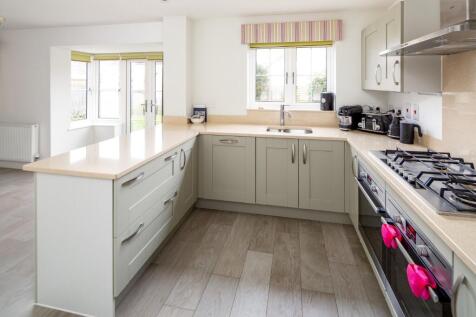 Kitchen/Family/Dine