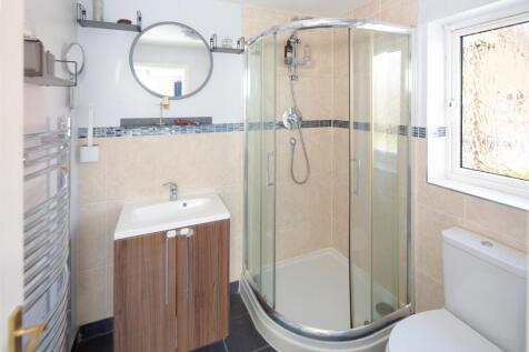 En-Suite to Bed One