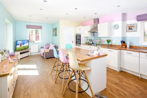 Kitchen-Brk-Family 