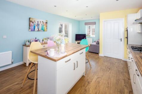 Kitchen-Brk-Family 