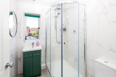 En-Suite to Bed One