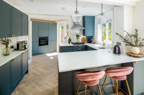 Kitchen-Brk-Family 